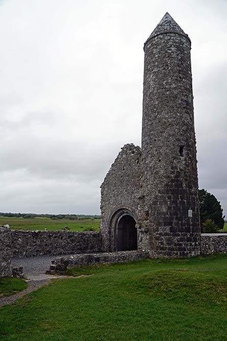 Clonmacnoise.jpg